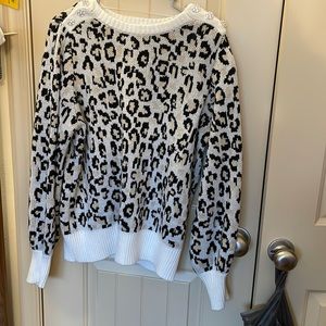 Medium, Crown and Ivy, Leopard print sweater